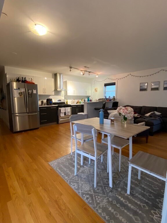 17 Wensley St in Boston, MA - Foto de edificio - Building Photo