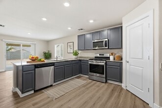 565 W Black Hawk Pl in Casa Grande, AZ - Building Photo - Building Photo