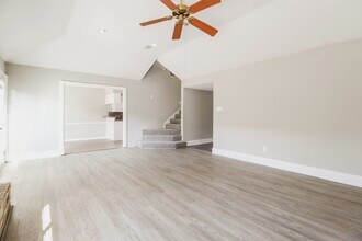 1607 Bodart Cir in Houston, TX - Foto de edificio - Building Photo