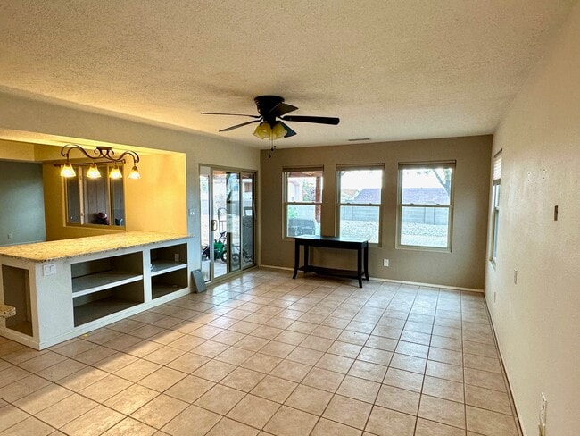 2598 Withington Peak Dr NE in Rio Rancho, NM - Foto de edificio - Building Photo