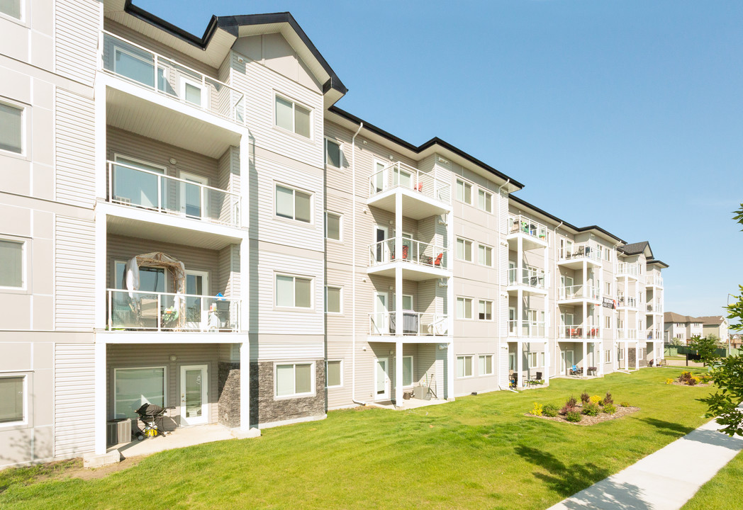 Windsor Apartments in Fort Saskatchewan, AB - Building Photo