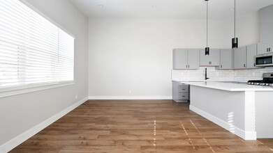 122 Caliente St in Reno, NV - Building Photo - Building Photo