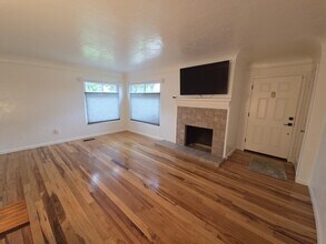 789 Elm Ave in Gustine, CA - Building Photo - Building Photo