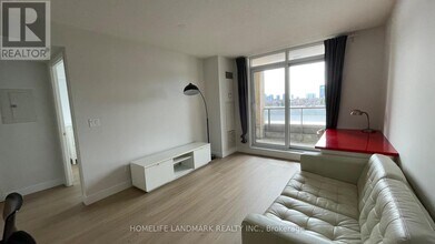 18 Kenaston Gardens in Toronto, ON - Building Photo - Building Photo