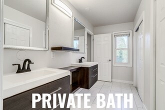 2860 S Golden Way in Denver, CO - Building Photo - Building Photo