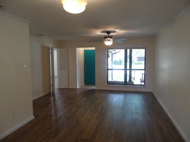 7035 Kingsbury Dr in Dallas, TX - Building Photo - Building Photo