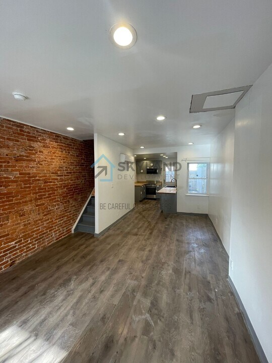 4509 Laird St in Philadelphia, PA - Building Photo