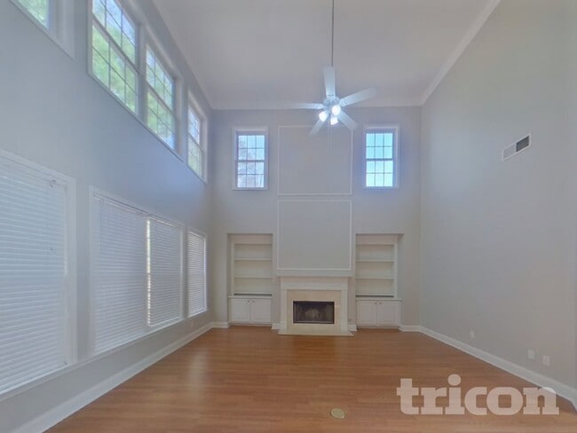 275 Lawrence Pl in Atlanta, GA - Foto de edificio - Building Photo