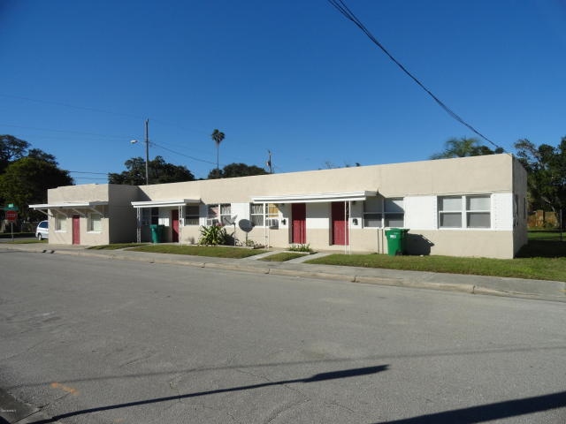 1002 Brothers Ave in Melbourne, FL - Building Photo