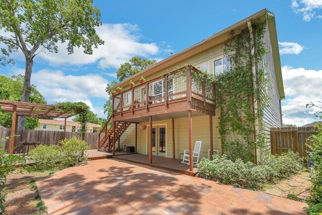 property at 226 Valmar