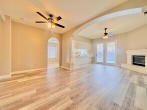 9131 Anchor Island Ct in Bakersfield, CA - Building Photo - Building Photo