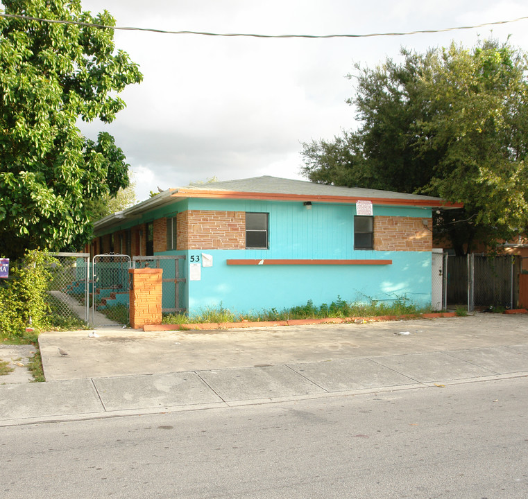 53 NE 56th St in Miami, FL - Foto de edificio