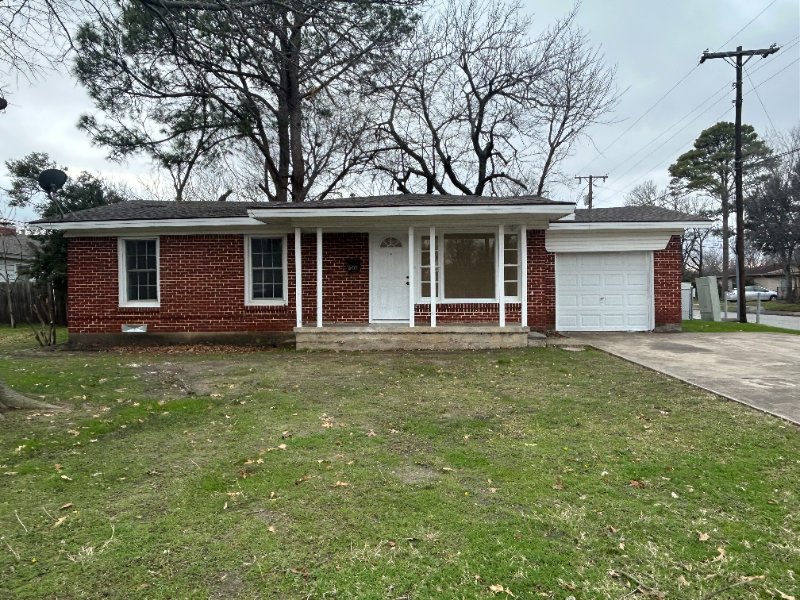 803 S Galloway Ave in Mesquite, TX - Building Photo