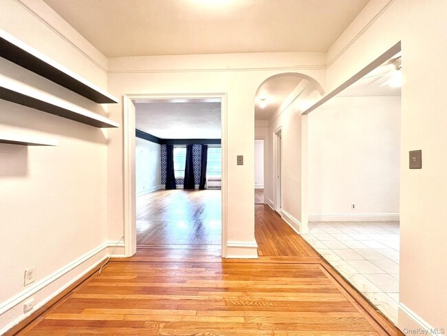 73-20 Austin St in Queens, NY - Building Photo - Building Photo