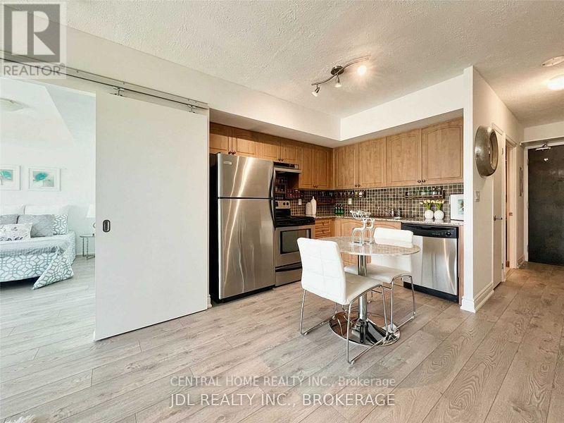 22-1722 Wellesley St E in Toronto, ON - Building Photo