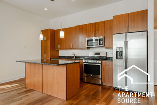 1354 W Augusta Blvd, Unit 303 Apartamentos