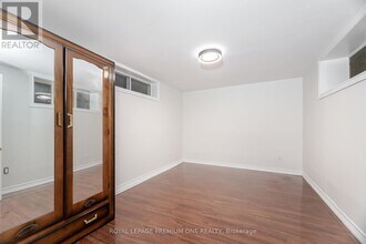 7 Bonnechere Crescent in Toronto, ON - Building Photo - Building Photo