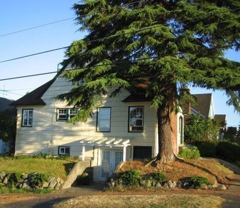 property at 8116 Linden Ave N