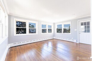 187 Main St in Woodbridge Township, NJ - Building Photo