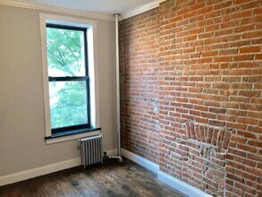 True 3 Bedroom, Renovated, Washer Dryer IN in New York, NY - Building Photo - Building Photo