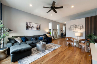 111 S Paulina St in Chicago, IL - Building Photo - Building Photo