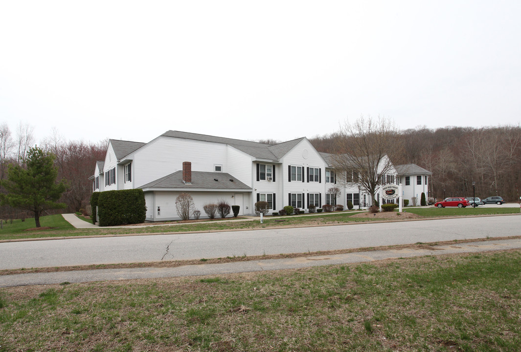 Jordan Brook Terrace in Waterford, CT - Building Photo