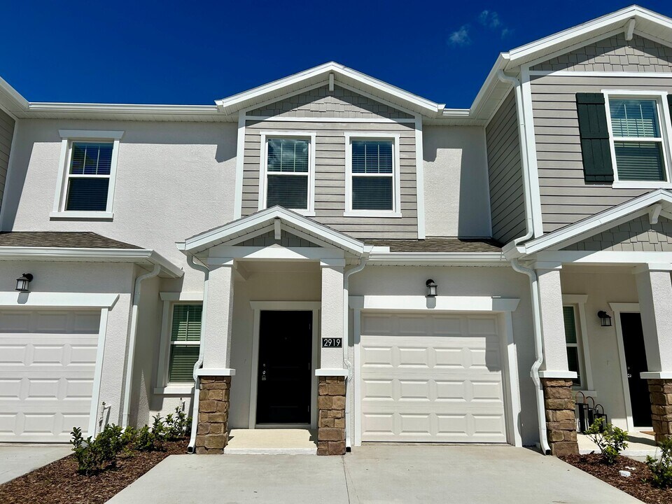 2919 Savoir Ave in Davenport, FL - Building Photo