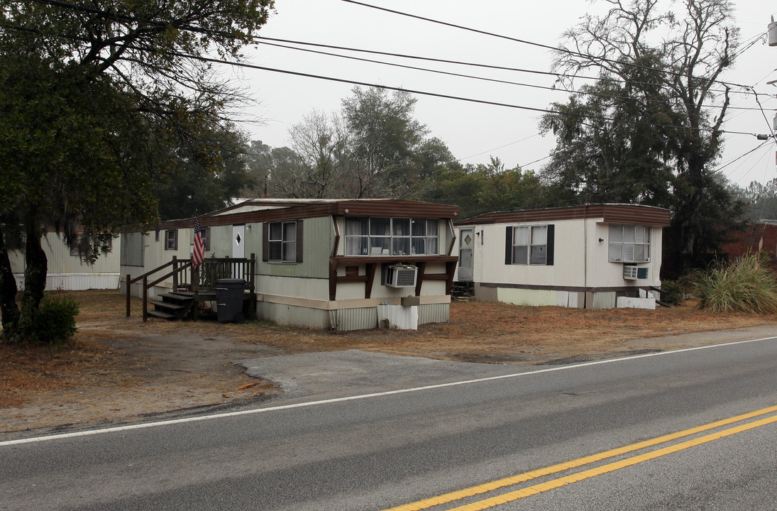 5704 N Murray Ave in Charleston, SC - Building Photo