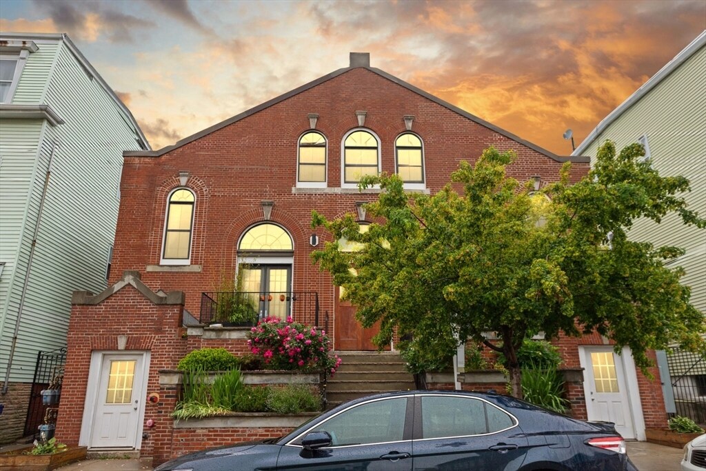 340 Saratoga St, Unit #3 in Boston, MA - Building Photo