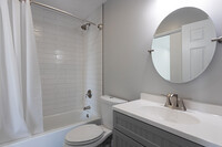 1206 Gladys Ave in Long Beach, CA - Building Photo - Interior Photo