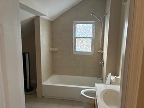 305 Penfield Pl, Unit 1 in Dunellen, NJ - Building Photo - Building Photo