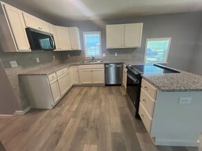 655 S Old Orchard Ave in Springfield, MO - Building Photo - Building Photo