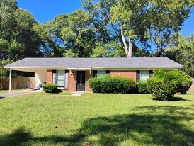 145 Courtaulds Ave in Saraland, AL - Building Photo