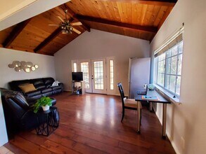 1176 Seaward St in San Luis Obispo, CA - Foto de edificio - Building Photo