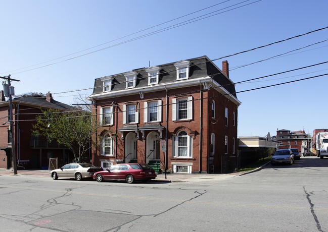 98-100 India St in Portland, ME - Foto de edificio - Building Photo