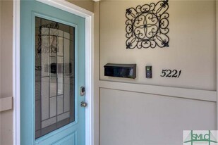 5221 Habersham St in Savannah, GA - Building Photo