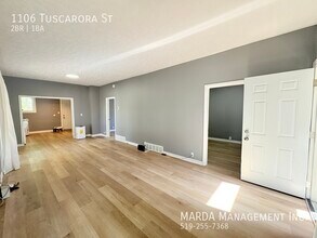 1106 Tuscarora St in Windsor, ON - Building Photo - Building Photo