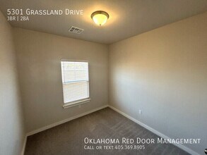 5301 Grassland Dr in Guthrie, OK - Foto de edificio - Building Photo