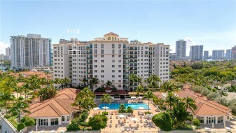 19900 E Country Club Dr in Aventura, FL - Building Photo