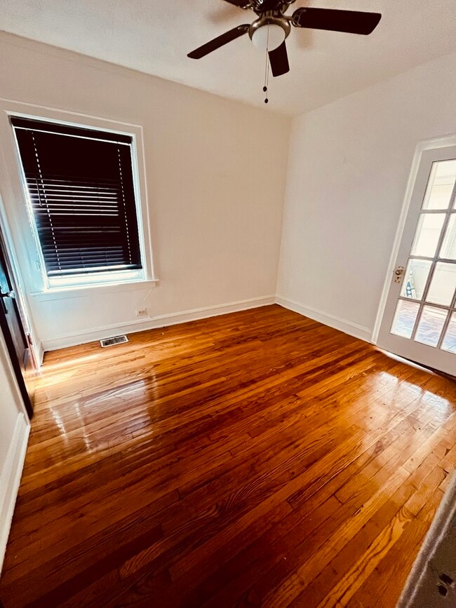 property at 8236 S Sangamon St