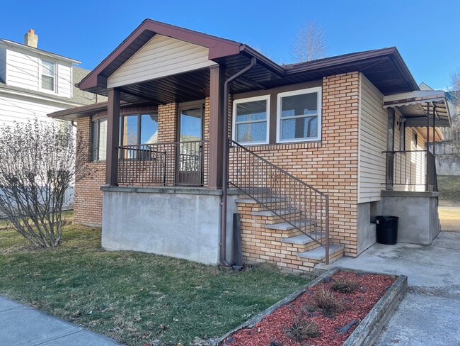 property at 120 E Elm St