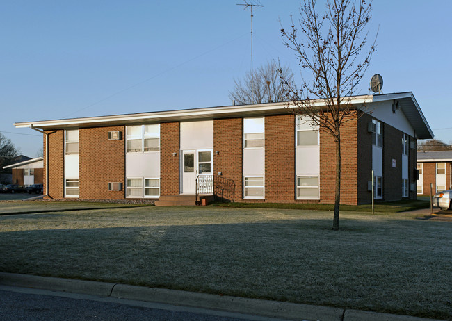 Forestview Apartments in St. Cloud, MN - Foto de edificio - Building Photo