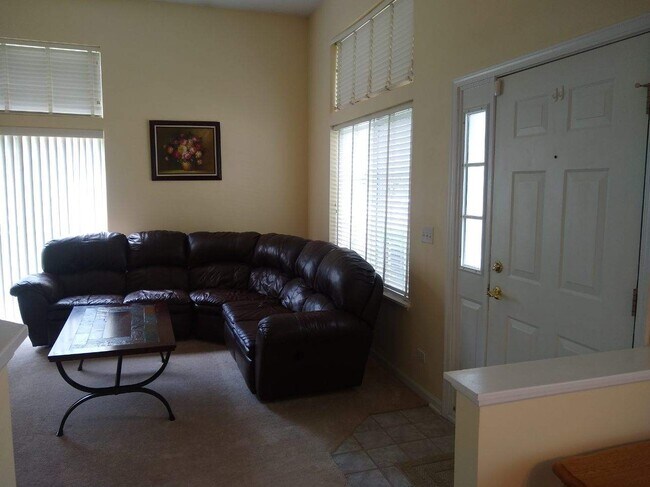 331 Abington Woods Dr in Aurora, IL - Building Photo - Building Photo