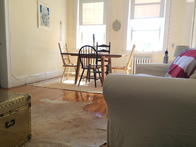 24 Langdon St, Unit #10 in Cambridge, MA - Foto de edificio - Building Photo