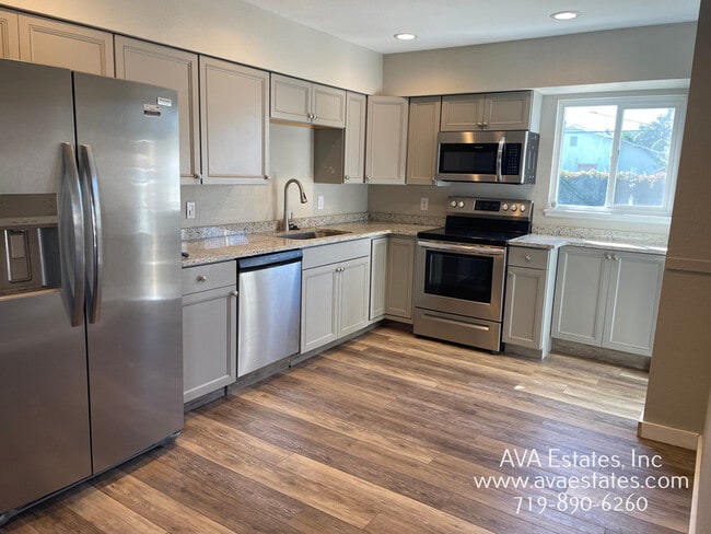 2123 Driftwood Ln in Pueblo, CO - Building Photo - Building Photo