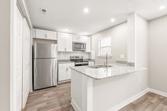 Windsor Landing Apartments in Matthews, NC - Foto de edificio - Building Photo