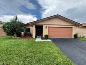 6497 Royal Woods Dr in Ft. Myers, FL - Building Photo - Building Photo