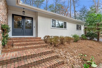 1282 Paces Forest Dr NW in Atlanta, GA - Building Photo - Building Photo