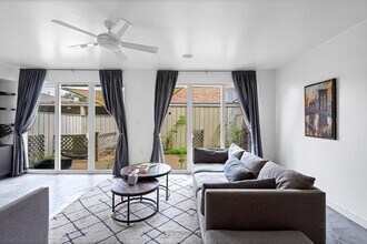 5878 Valley Forge Dr in Houston, TX - Building Photo - Building Photo