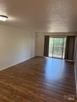 900 Southampton Rd in Benicia, CA - Building Photo